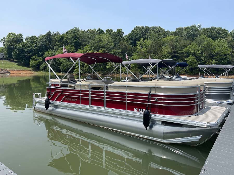 Rental pontoon docked at Black Oak Marina